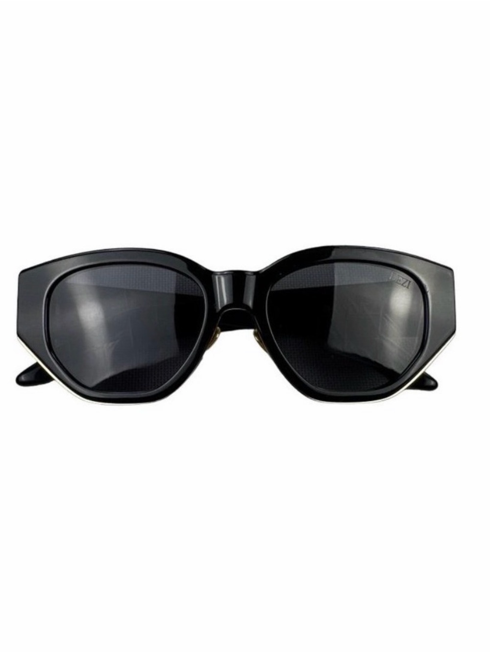 Dezi Eyewear - Charge It Sunglasses in Black